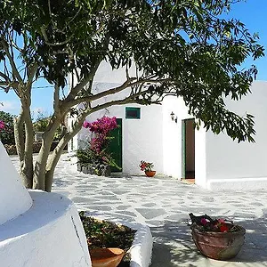 Casa Emerenciana Femés